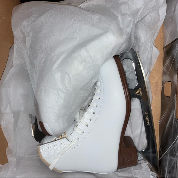 JACKSON Women's Shoes - Picture 5 of 8